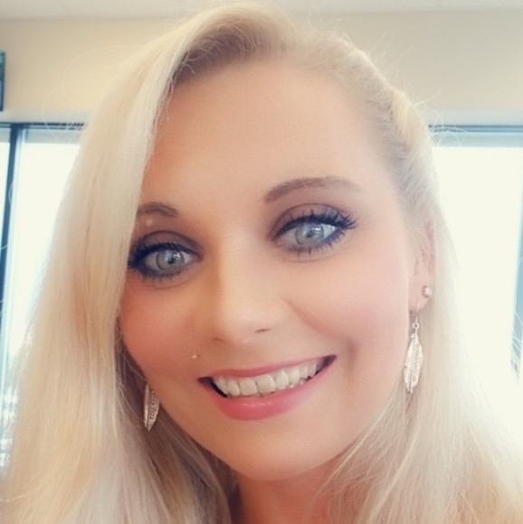 Meet your Posher, Tina - Picture 4 of 4